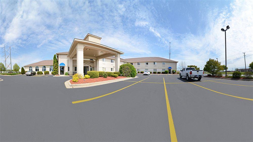 Quality Inn & Suites Woodstock Near Lake Geneva Bagian luar foto